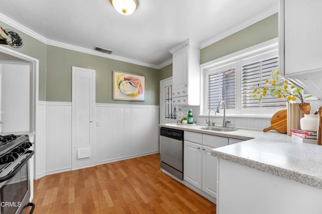 604 N Sunnyslope Avenue, Pasadena CA: https://media.crmls.org/mediaz/fd2ada6c-6c1b-4ec5-a107-f2581f5d4ec8.jpg