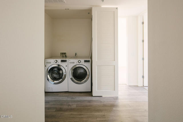 124 W Colorado Street, Glendale CA: https://media.crmls.org/mediaz/fd2afd1e-e65b-41f4-bba3-70a45750a44b.jpg