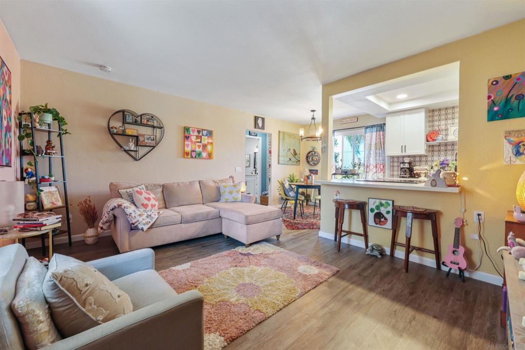 4161 Winona Ave