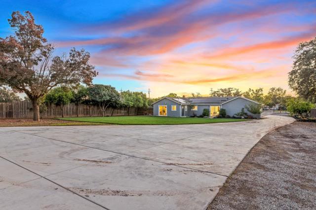 11840 Foothill Avenue, Gilroy CA: https://media.crmls.org/mediaz/fd2b6d72-a319-4bf6-b0d3-be3fa9433eb4.jpg