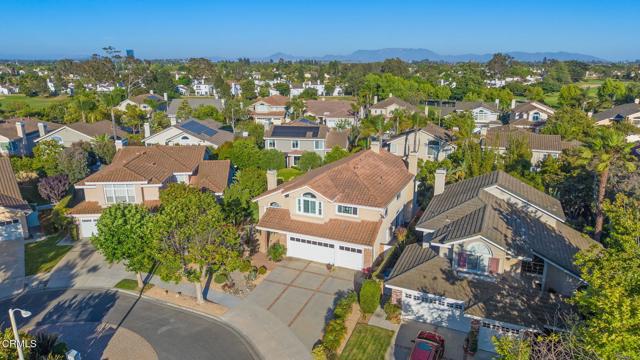 2106 Fox Den Court, Oxnard CA: https://media.crmls.org/mediaz/fd2bb98b-d24f-4f85-a4da-5055345fd44d.jpg