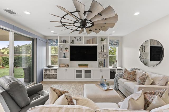 Detail Gallery Image 15 of 56 For 21821 Deer Grass Dr, Escondido,  CA 92029 - 4 Beds | 4/2 Baths