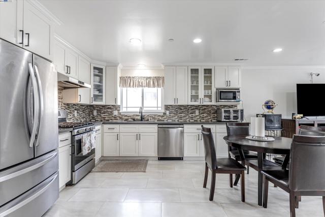 Image 19 of 41 For 2521 Highland Ave