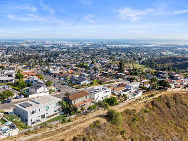5505 Topa Topa Drive, Ventura CA: https://media.crmls.org/mediaz/fd2c2a93-201d-45a4-93d7-4d620c6e7d30.jpg