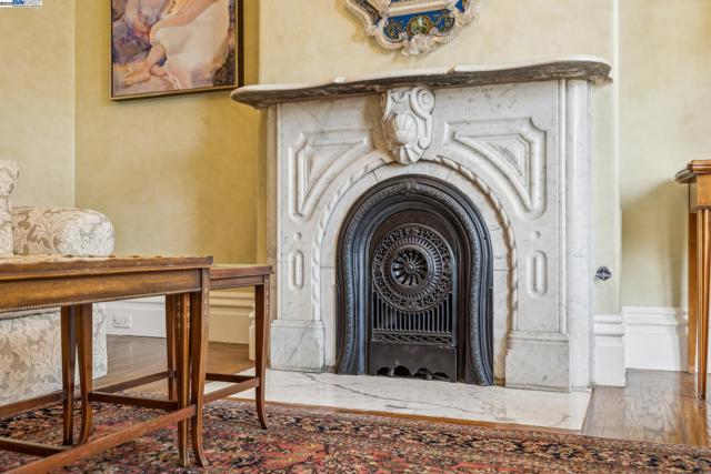 2070 Bush St, San Francisco CA: https://media.crmls.org/mediaz/fd2cc519-c057-4f44-ac32-cdb8629d1849.jpg