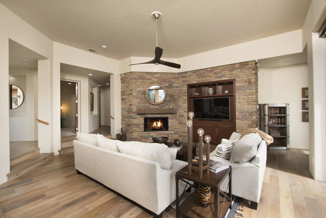 50135 Camino Privado, La Quinta CA: https://media.crmls.org/mediaz/fd2d0e72-de0c-43bc-a60b-76b62f3383ea.jpg