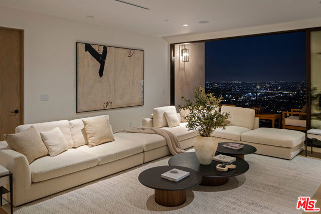 1525 Marlay Drive, Los Angeles CA: https://media.crmls.org/mediaz/fd2da3f6-e713-44f3-9805-0e7727d307c2.jpg