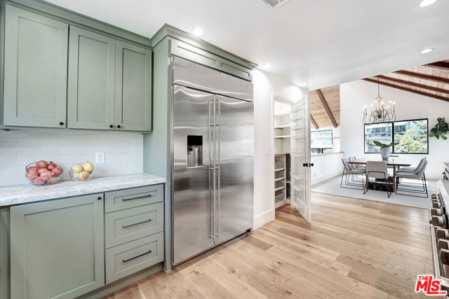 2506 Zorada Drive, Los Angeles CA: https://media.crmls.org/mediaz/fd2dbbed-9050-4284-b63d-e97fcfd50f9b.jpg