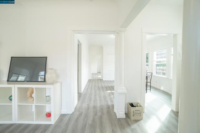 Image 11 of 32 For 2709 California St