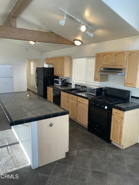 Detail Gallery Image 11 of 25 For 6769 Del Playa Dr, Goleta,  CA 93117 - – Beds | – Baths