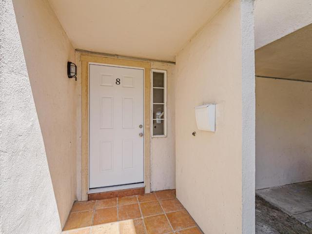 914 Acosta Plaza, Salinas CA: https://media.crmls.org/mediaz/fd2e3aaf-a0c9-4d47-9fef-92d8057adcfc.jpg