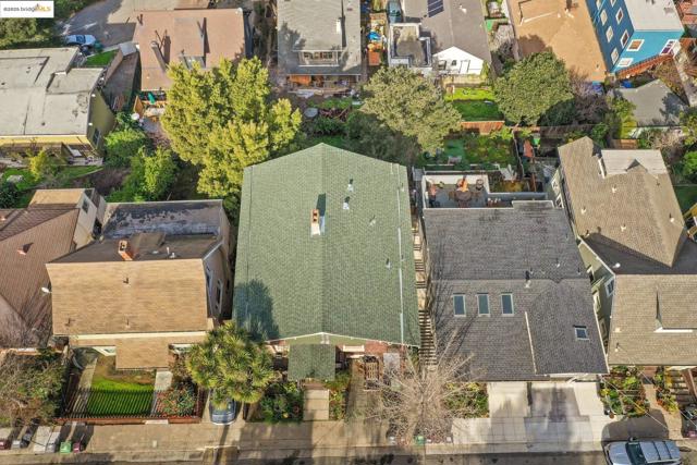 3537 Kempton, Oakland CA: https://media.crmls.org/mediaz/fd2e6694-9844-461c-89c0-1d38874fe736.jpg