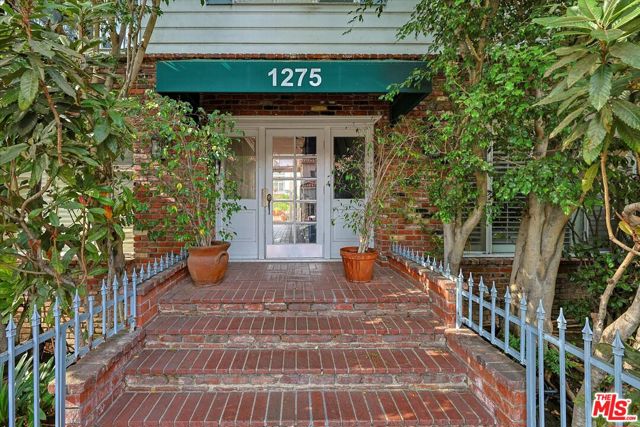 1275 North Harper Avenue, 4 photo 3
