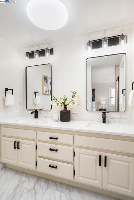 44930 Lynx Dr, Fremont CA: https://media.crmls.org/mediaz/fd2e6a9a-d9c8-4b48-a233-638a03ce3e65.jpg