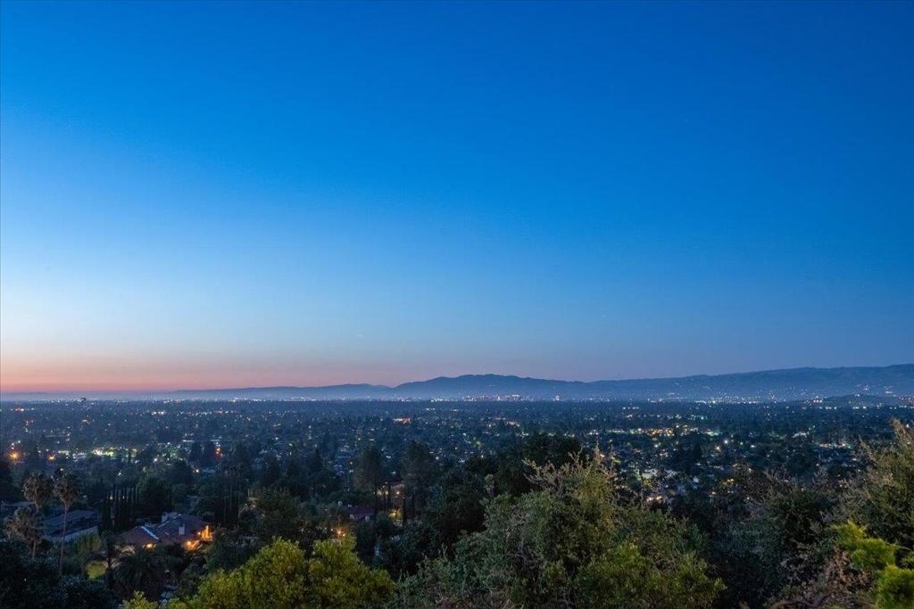 https://media.crmls.org/mediaz/fd2e6ba6-d97b-4306-8180-3dfd94372c09.jpg?preset=X-Large