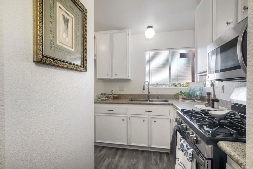 4545 Golden Ridge Dr - photo 10