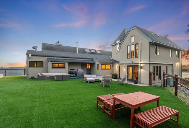 15220 Upper Ellen Road, Los Gatos CA: https://media.crmls.org/mediaz/fd2e9f6d-9e51-489a-a3a0-0e870bdecaee.jpg