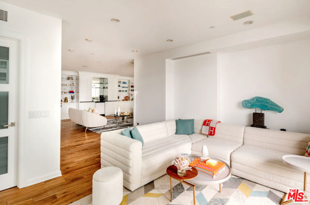 10375 Wilshire Boulevard, Los Angeles CA: https://media.crmls.org/mediaz/fd2f28ce-6af8-4d39-9430-087eeea44fec.jpg