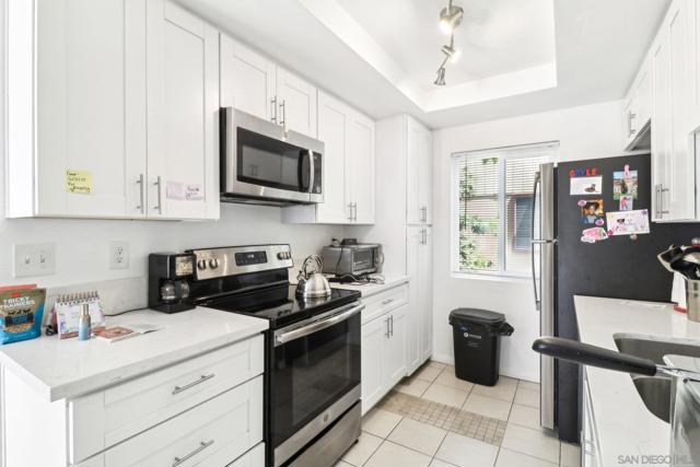 6540 College Grove Dr, San Diego CA: https://media.crmls.org/mediaz/fd300864-43a3-42ea-a90b-41db5dce24c4.jpg