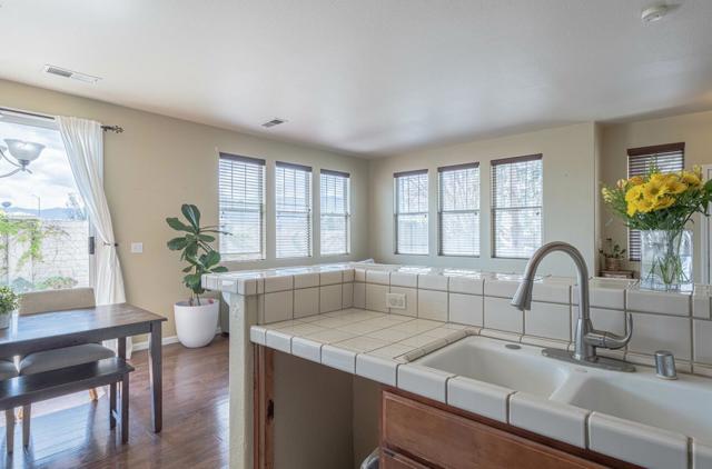271 Azalea Place, Soledad CA: https://media.crmls.org/mediaz/fd30b3e3-bd41-4736-9be0-23a5a464fe2a.jpg