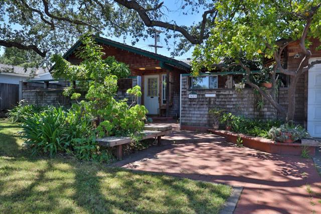 8421 Wayland Lane, Gilroy CA: https://media.crmls.org/mediaz/fd311f99-ee36-4b97-9d89-267c753558b6.jpg