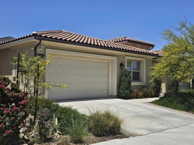 34885 Heartland Lane, Murrieta CA: https://media.crmls.org/mediaz/fd317b6e-fe2e-4a25-9664-1ef1dbc31789.jpg