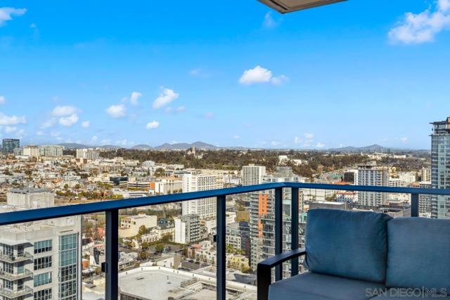 1388 Kettner Blvd, San Diego CA: https://media.crmls.org/mediaz/fd318806-5cff-4cf5-8e13-2277ff2eb27e.jpg