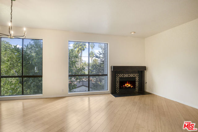 13331 Moorpark Street, Sherman Oaks CA: https://media.crmls.org/mediaz/fd320210-2f78-446c-9655-d66cf6b94a4a.jpg
