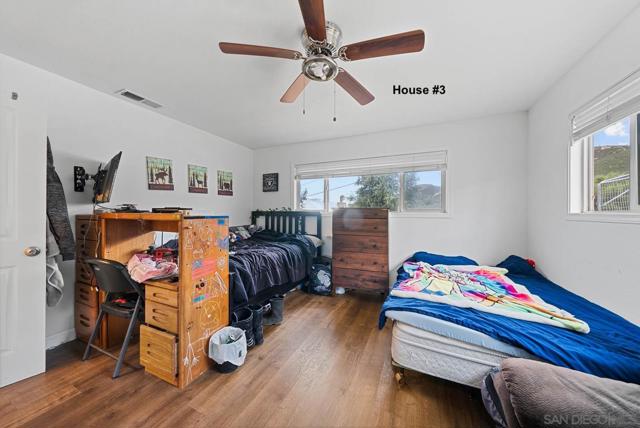 21908 Japatul Ln, Alpine CA: https://media.crmls.org/mediaz/fd3325c9-d477-4f26-93aa-63b3c1d2ea40.jpg