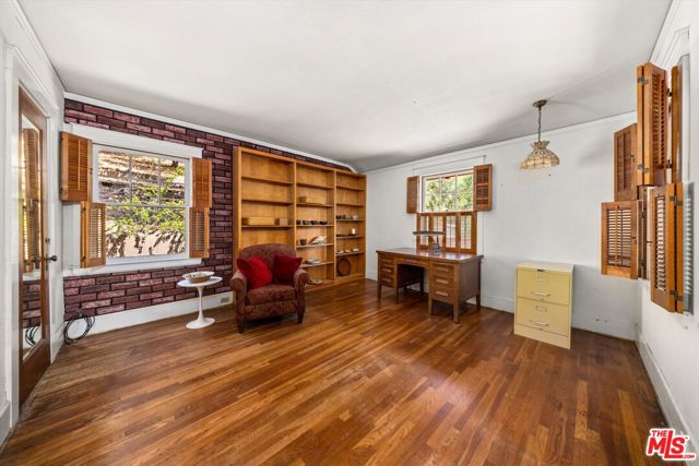 1060 Tremonto Road, Santa Barbara CA: https://media.crmls.org/mediaz/fd333e9f-409e-4f08-87be-2095687965ff.jpg