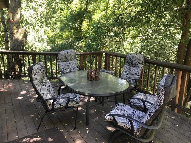 20600 Aldercroft, Los Gatos CA: https://media.crmls.org/mediaz/fd3369fa-4785-42bc-aa35-75c99eee6822.jpg
