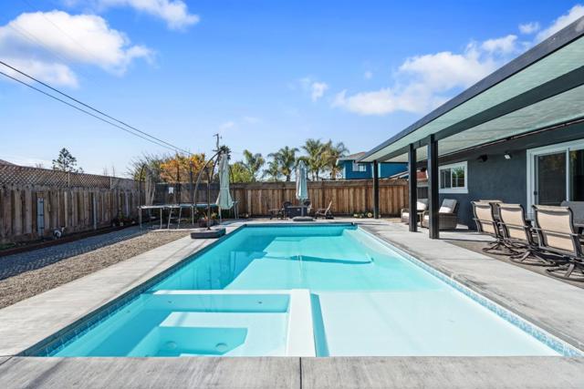 1231 Westward Drive, Hollister CA: https://media.crmls.org/mediaz/fd3405aa-1c0a-4d03-8485-da1855cd1fff.jpg