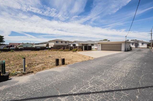 225 Carmel Avenue, Marina CA: https://media.crmls.org/mediaz/fd341362-7575-40cf-baba-fabb6dd70817.jpg