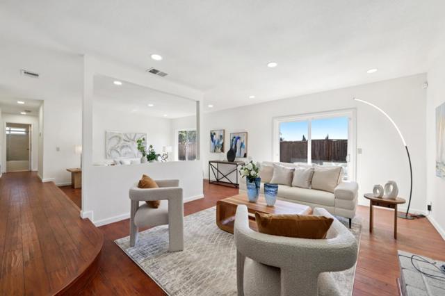 2995 Pettigrew Court, San Jose CA: https://media.crmls.org/mediaz/fd350a2f-f2b0-4dae-b8bb-5662dc1bcf26.jpg