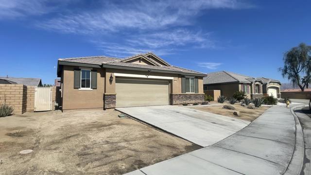 82982 Wheatley Court, Indio CA: https://media.crmls.org/mediaz/fd352615-13c8-4921-80e2-60e70d3f29a7.jpg