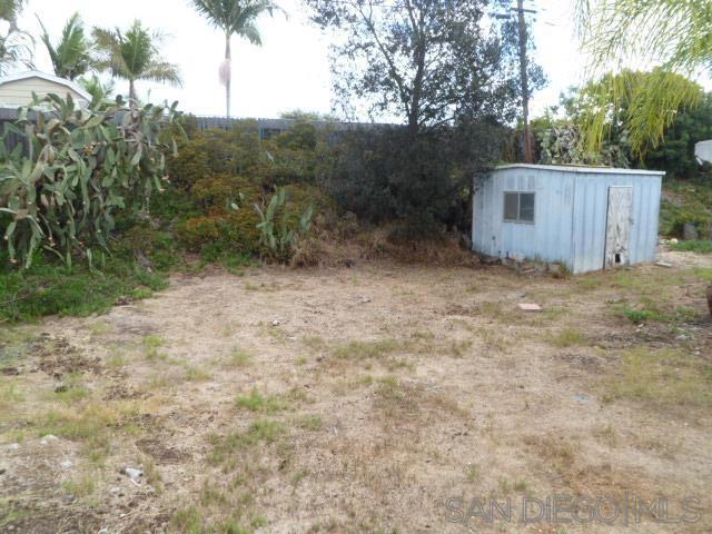 553 Sears Ave, San Diego CA: https://media.crmls.org/mediaz/fd353790-99ff-4e3d-a7d3-d6fc931c19af.jpg