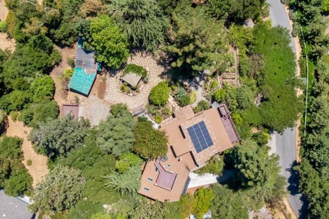 711 W California Way, Redwood City CA: https://media.crmls.org/mediaz/fd359df8-c42e-405e-9dff-3678acff0c7f.jpg