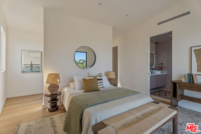 4691 Glenalbyn Drive, Los Angeles CA: https://media.crmls.org/mediaz/fd36fd9a-dbb8-4a4a-a2d6-a1c4413cfc40.jpg