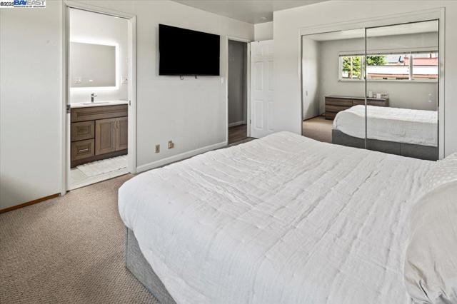 4105 Heyer Ave, Castro Valley CA: https://media.crmls.org/mediaz/fd3715d9-7adf-44d7-84ac-f6fde5c0d7b3.jpg