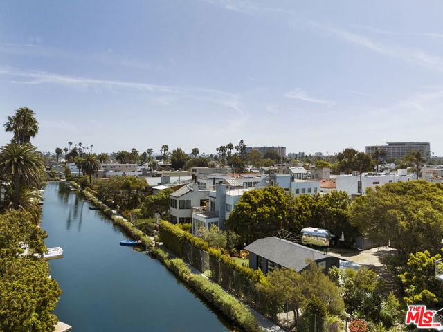 408 Linnie Canal, Venice CA: https://media.crmls.org/mediaz/fd3765d0-65b8-45f0-a5ad-3d6a9bcc5b99.jpg