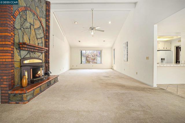 3323 Diablo Cir, Pinole CA: https://media.crmls.org/mediaz/fd37bc1f-6727-4816-8b57-110fe4e4e1e8.jpg