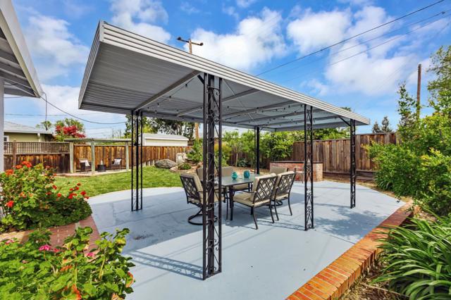 2806 Ruth Court, Santa Clara CA: https://media.crmls.org/mediaz/fd38d8f1-1f84-4d18-9c72-356c61697c3a.jpg