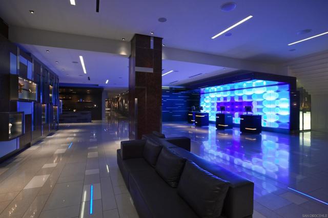 207 5TH Ave, San Diego CA: https://media.crmls.org/mediaz/fd391046-65d6-45cf-af3f-71d9d97b0489.jpg