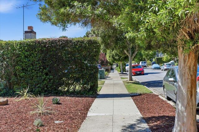 1019 Riverton Drive, San Carlos CA: https://media.crmls.org/mediaz/fd39789a-8b18-45d7-95ba-d2589ef92be4.jpg