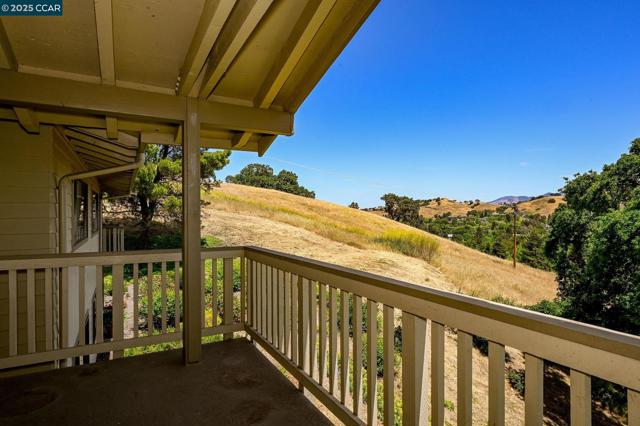 1458 Stanley Dollar Dr., Walnut Creek CA: https://media.crmls.org/mediaz/fd39dacd-3cd1-4e68-8d9a-5a81b3c580b2.jpg