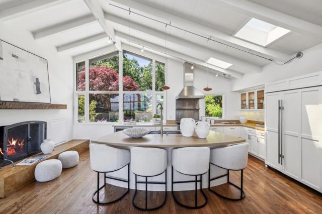 138 Bolivar Lane, Portola Valley CA: https://media.crmls.org/mediaz/fd3a6cb5-d98e-4b81-8956-4f8fad4cbdc8.jpg