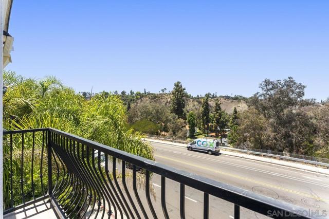 5055 Collwood Blvd, San Diego CA: https://media.crmls.org/mediaz/fd3a9516-0023-4f4b-8e38-a484590c7d7f.jpg