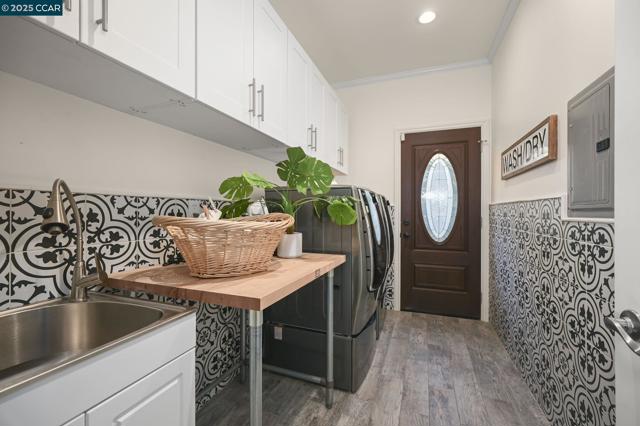 3981 Amyx Ct, Hayward CA: https://media.crmls.org/mediaz/fd3b2958-fc59-4adc-9769-bd939329fa28.jpg