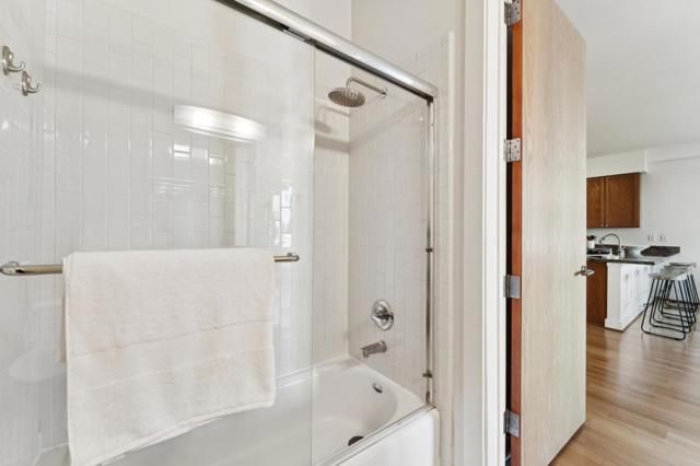 1020 Jackson Street, Oakland CA: https://media.crmls.org/mediaz/fd3bbf26-b95d-4806-9e6e-65df98b38241.jpg