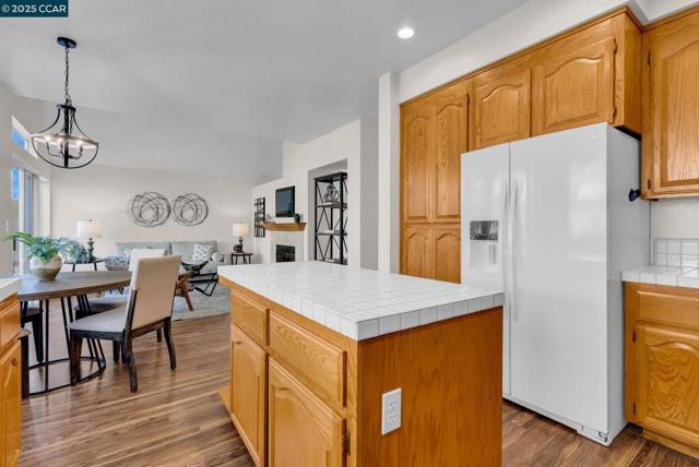 337 Saclan Terrace, Clayton CA: https://media.crmls.org/mediaz/fd3be9b3-1737-485b-af4e-ffc83df443a2.jpg